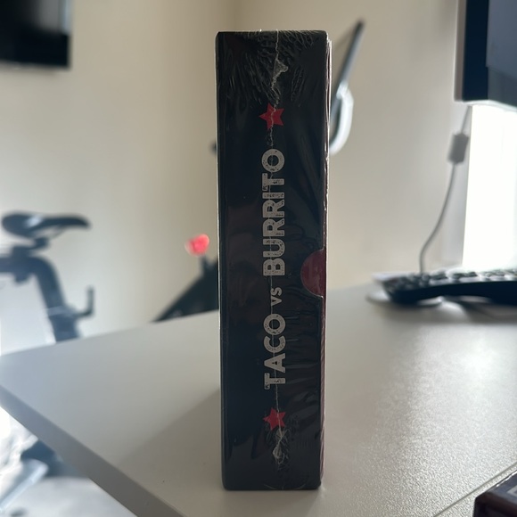 Taco vs Burrito Card Game - Picture 3 of 3